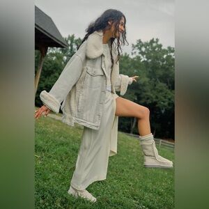 Free People x We The Free Holly Cozy Denim Sherpa Jacket Size M Ecru